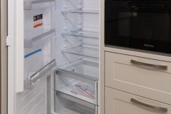 Küchenangebot, Leicht Classic FS, Detailansicht Eingebauter Kühlschrank